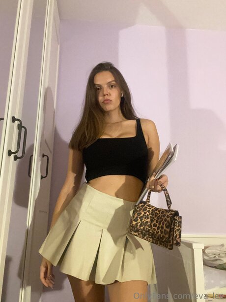 Eva Lee adult model images