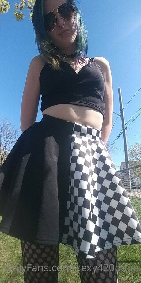 Sexy420babe pornstar naked pics