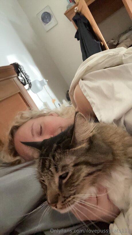 Ilovepussycats111 free actress pic