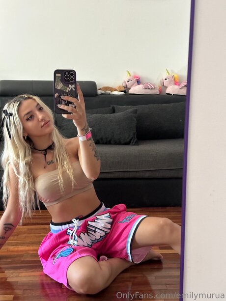 Emylee01 art pornstar image