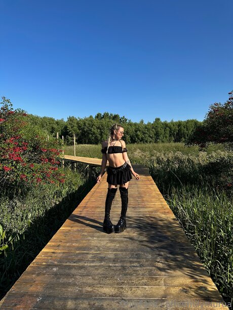 Emylee01 model sexy images