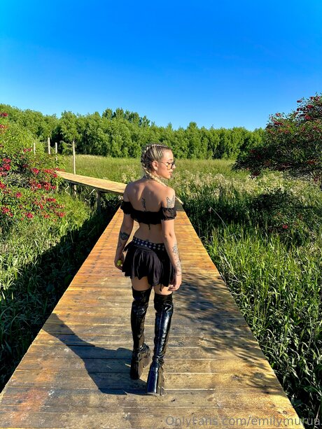 Emylee01 perfect actress gallery