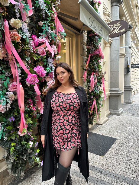 mature mom onlyfans free nude picture