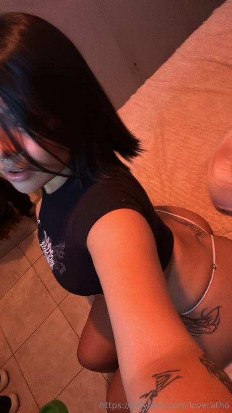 Bbychin4 naked model img