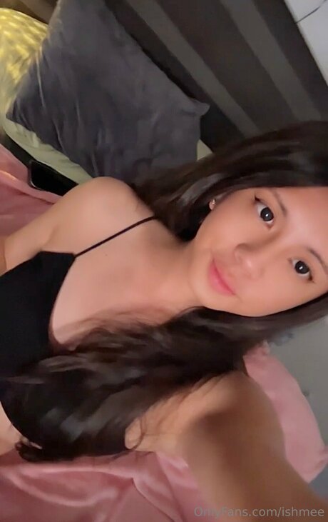 Ishmee model exclusive img