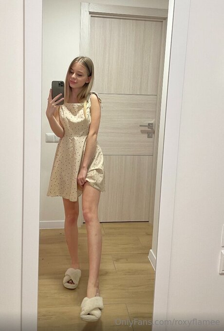 Roxyflamee perfect model img