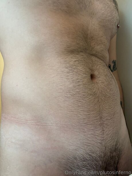 Plutosinferno nude model image