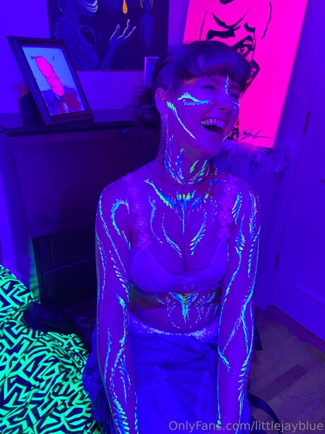 big tits nerd onlyfans top picture