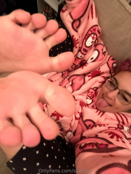 S1utpup nude star img