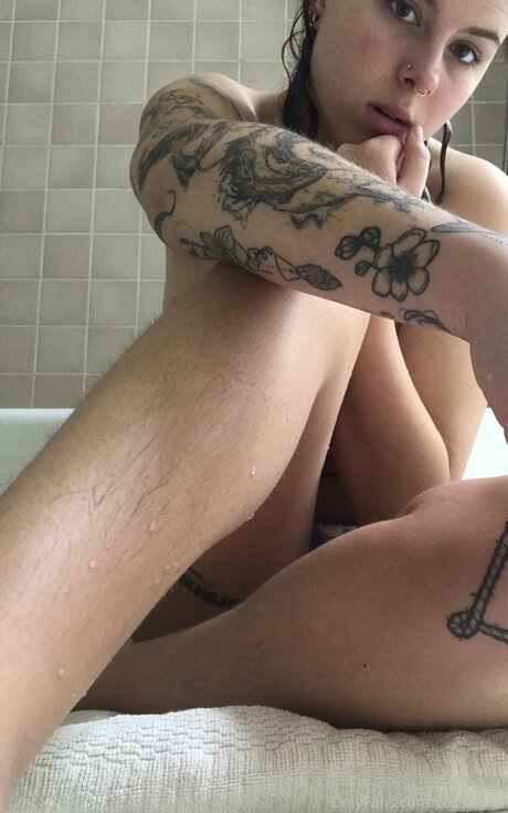 Cass Eater xxx model galleries