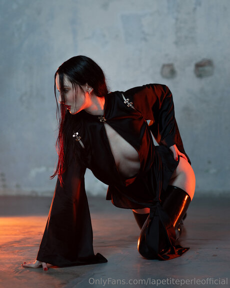 Lapetiteperleofficial erotic actress pic