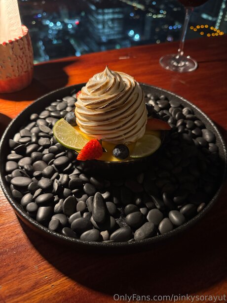 Pinkysorayut star erotic archive