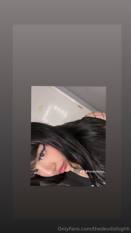 Thedevilishighh pornstar xxx pic