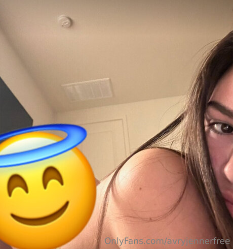 Avryjennerfree naked model images