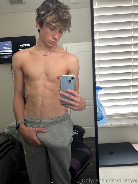 Drizzyoj pornographic model pics