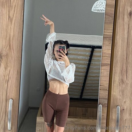 Ana Ji star nude image