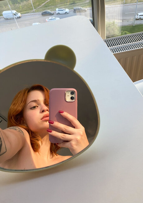 Pineappleri hot star images