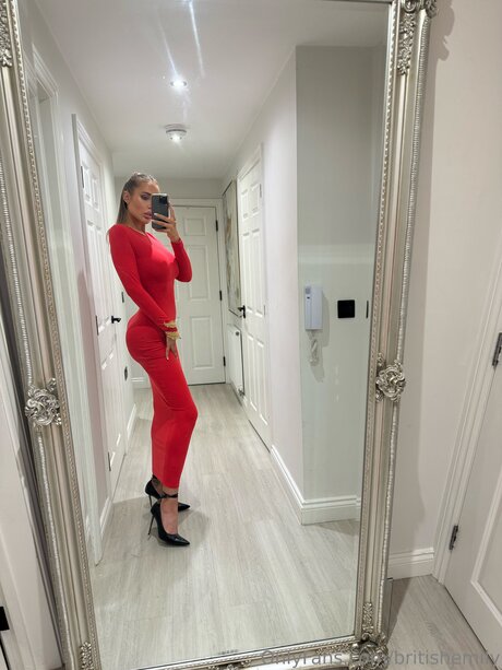 Britishemily star pretty pic