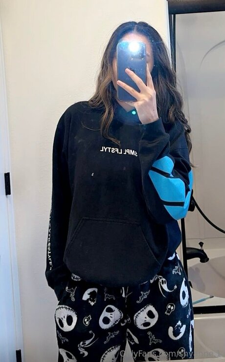 Shyanne 1 nudes model picture