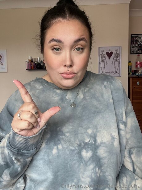 Goddessseductra xxx pornstar pictures