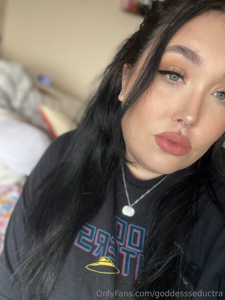 Goddessseductra exclusive model pictures