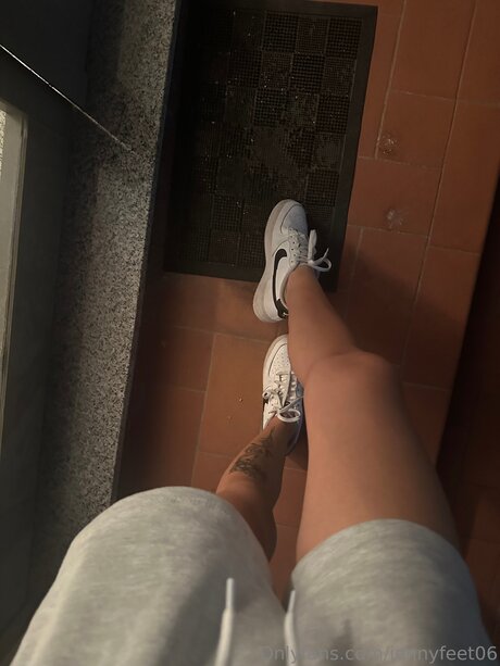 Jennyfeet06 exclusive model images