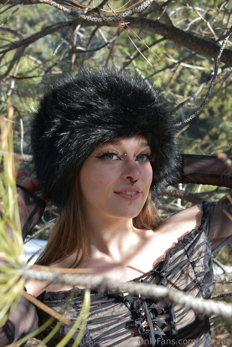 Jinx Fae model hot pics