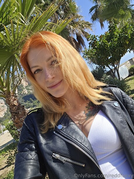 Reddfoxxy star xxx image