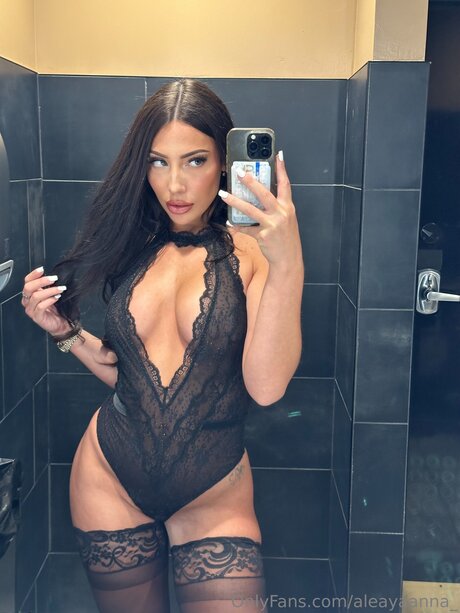 Aleayaanna star xxx pics