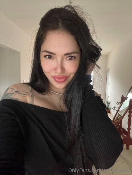 Onlylarasky pretty star photo