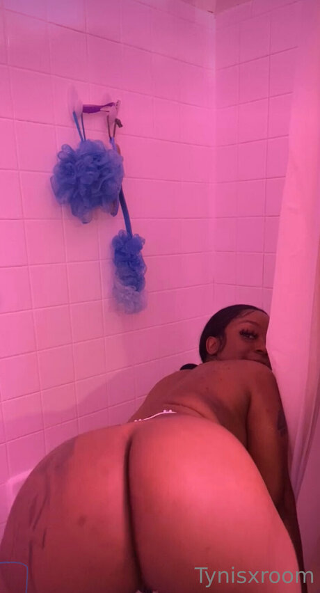 Tynisxroom porn actress pictures