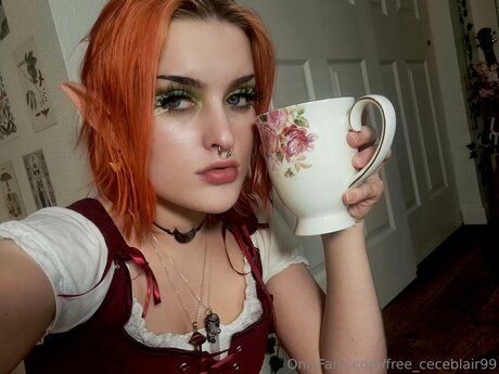 Free Ceceblair99 naked pornstar archive