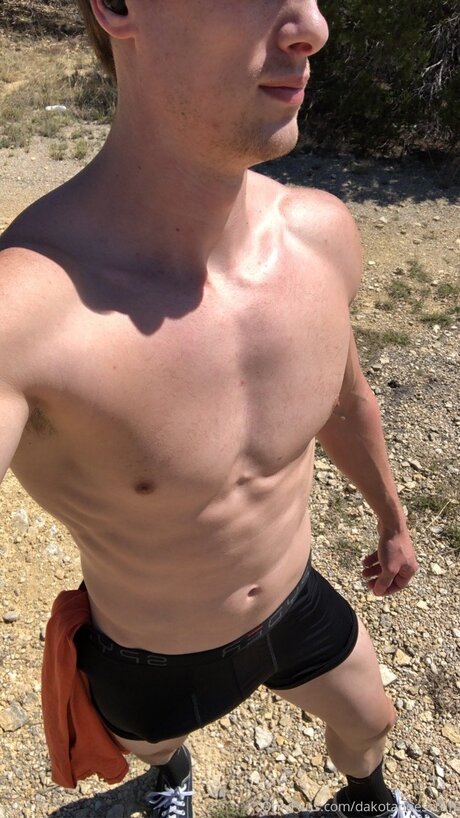 Dakotadoesstuff model nice images