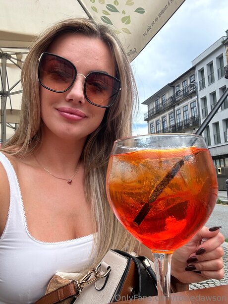 Sweetdaisydawson art actress gallery