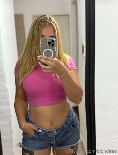 Blonditaa pornstar sex photos