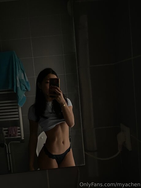 Myachen model nude photo