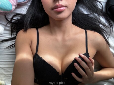 Myaarawrr pornographic model galleries