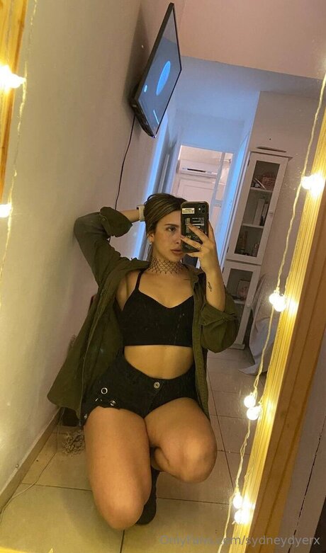 Sydneydyerx pornstar beautiful image