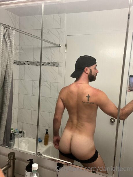 Danielteem sexy star img