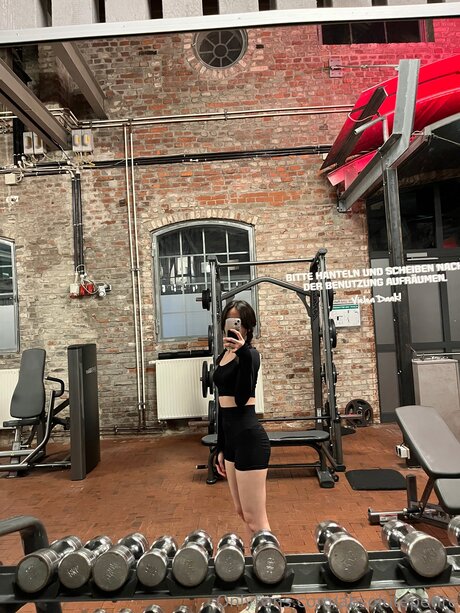 Absolutepetite xxx model pic