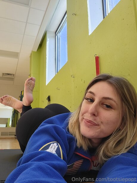 Tootsiepopt porn model img