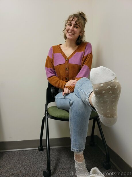 Tootsiepopt model top photos