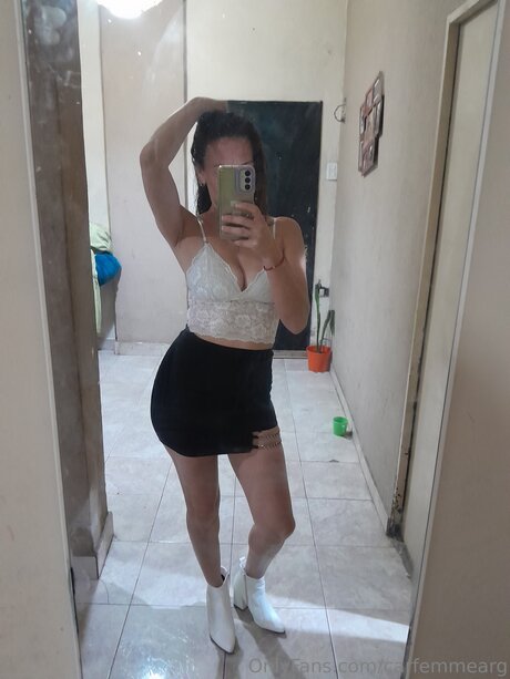 Carfemmearg nude model image