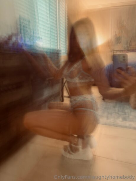 Bbychill model nude picture