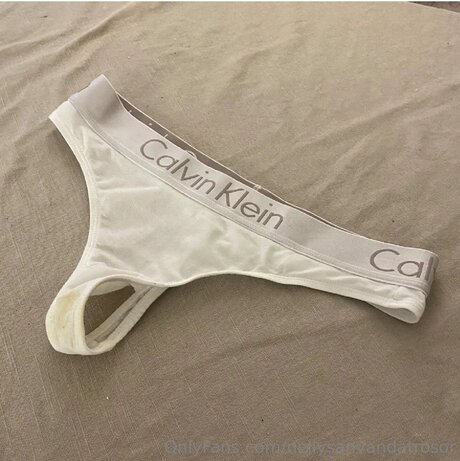 Nellysanvandatrosor sexy model images