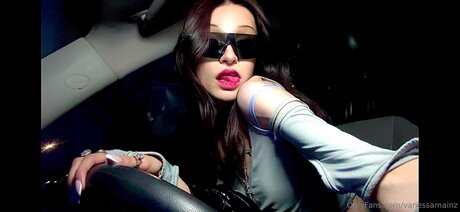 Vanessamainz star best picture