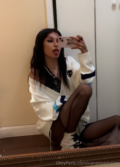 Vanessamainz pornstar nude pictures