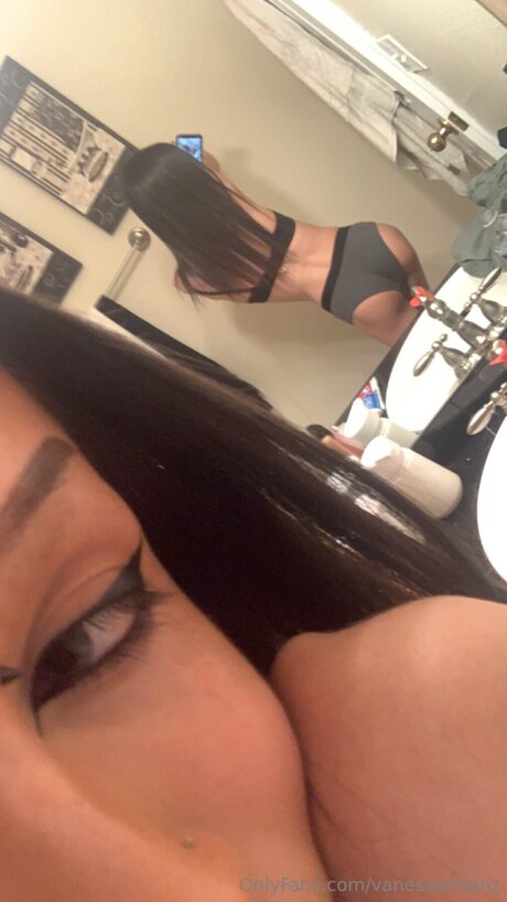 Vanessamainz sexy pornstar galleries