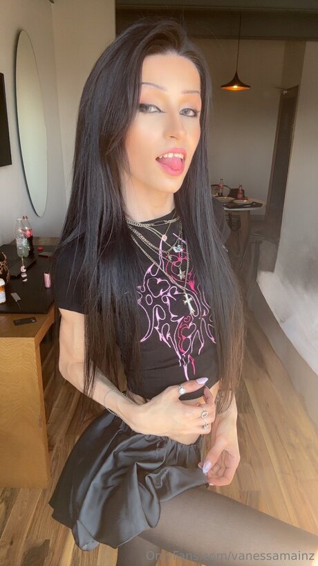 Vanessamainz model erotic photos