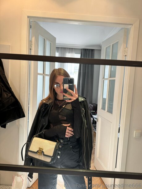 Youneedme666 model pics